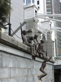 カベナ橋畔の彫刻4