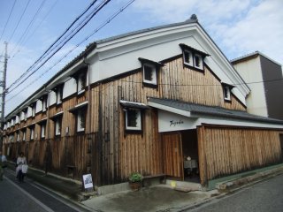 酒屋の建物1